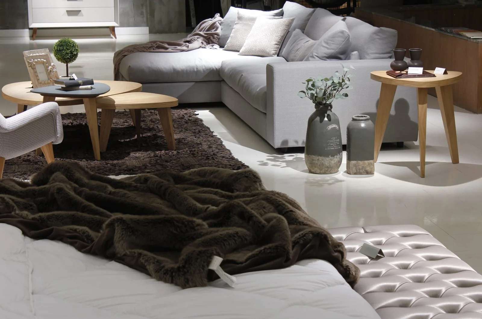 Aton Köşe Koltuk koltuk modelinin farklı açıdan görünümü, Archidecors el işçiliği
