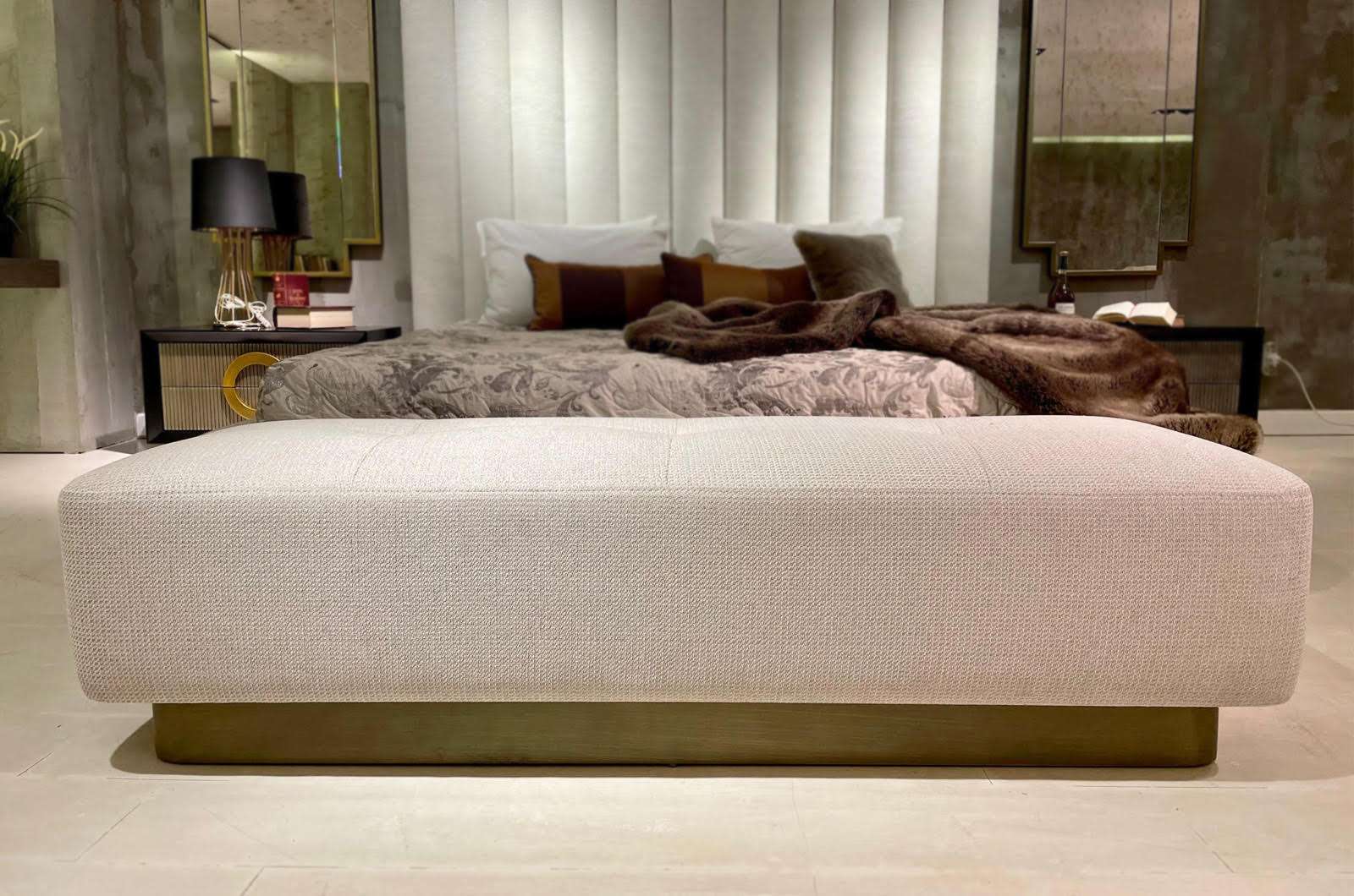 Hypnose Bank puf modelinin farklı açıdan görünümü, Archidecors el işçiliği, Modoko İstanbul