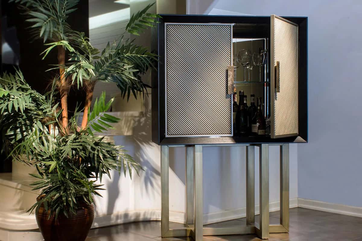 Casablanca Low Cabinet bar dolabı modelinin farklı açıdan görünümü, Archidecors el işçiliği