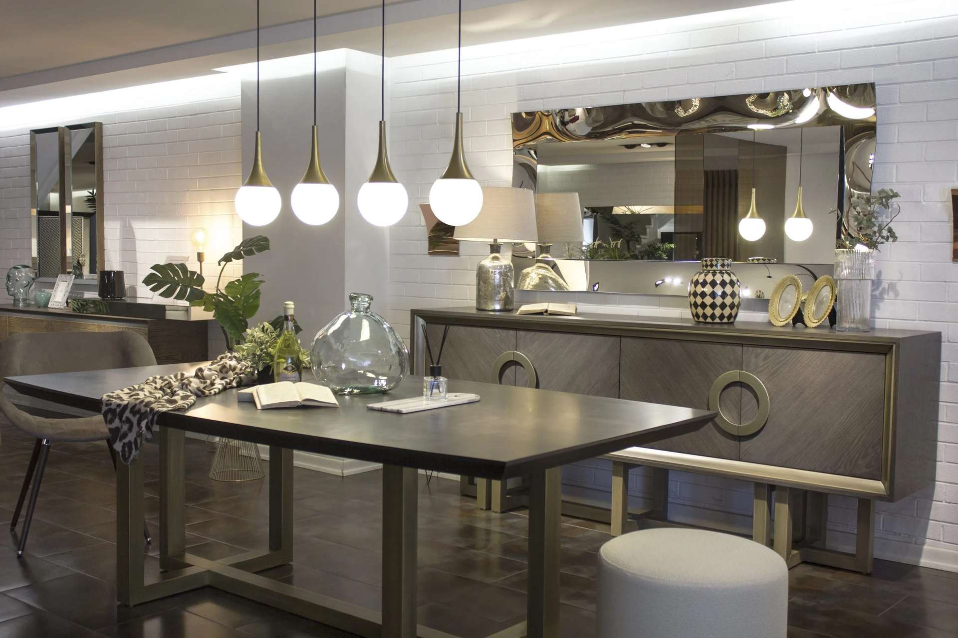 Tombo Konsol modelinin bir başka görünümü, özel üretim konsol, Archidecors, Modoko İstanbul