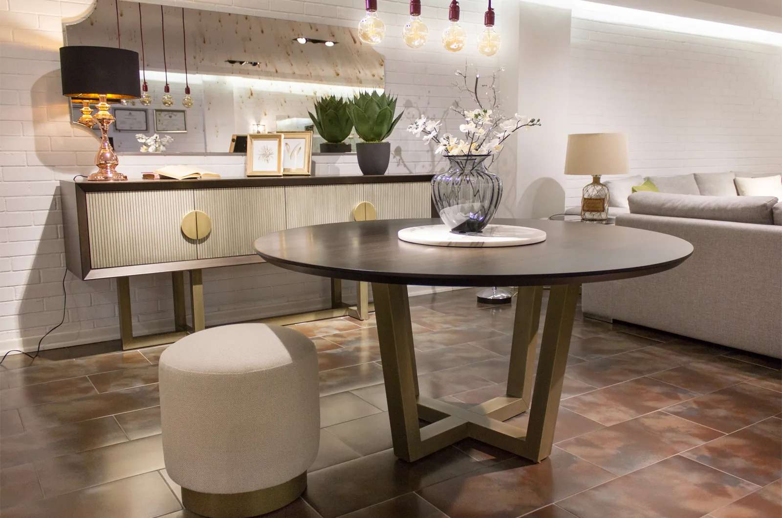 Point Round Table, dining table handmade at the Archidecors workshop, photo 4, Modoko Istanbul