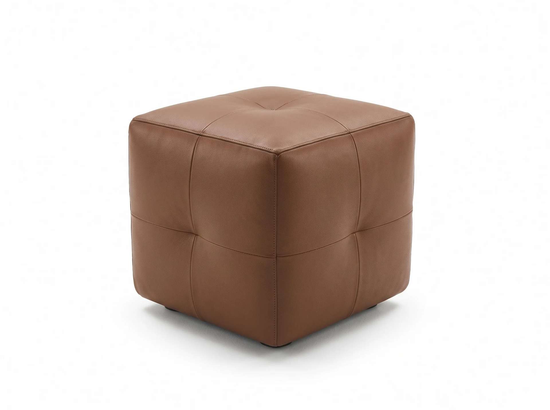 Lucy puf, taba deri kare puf, kapitone dikiş detaylı, beyaz fon