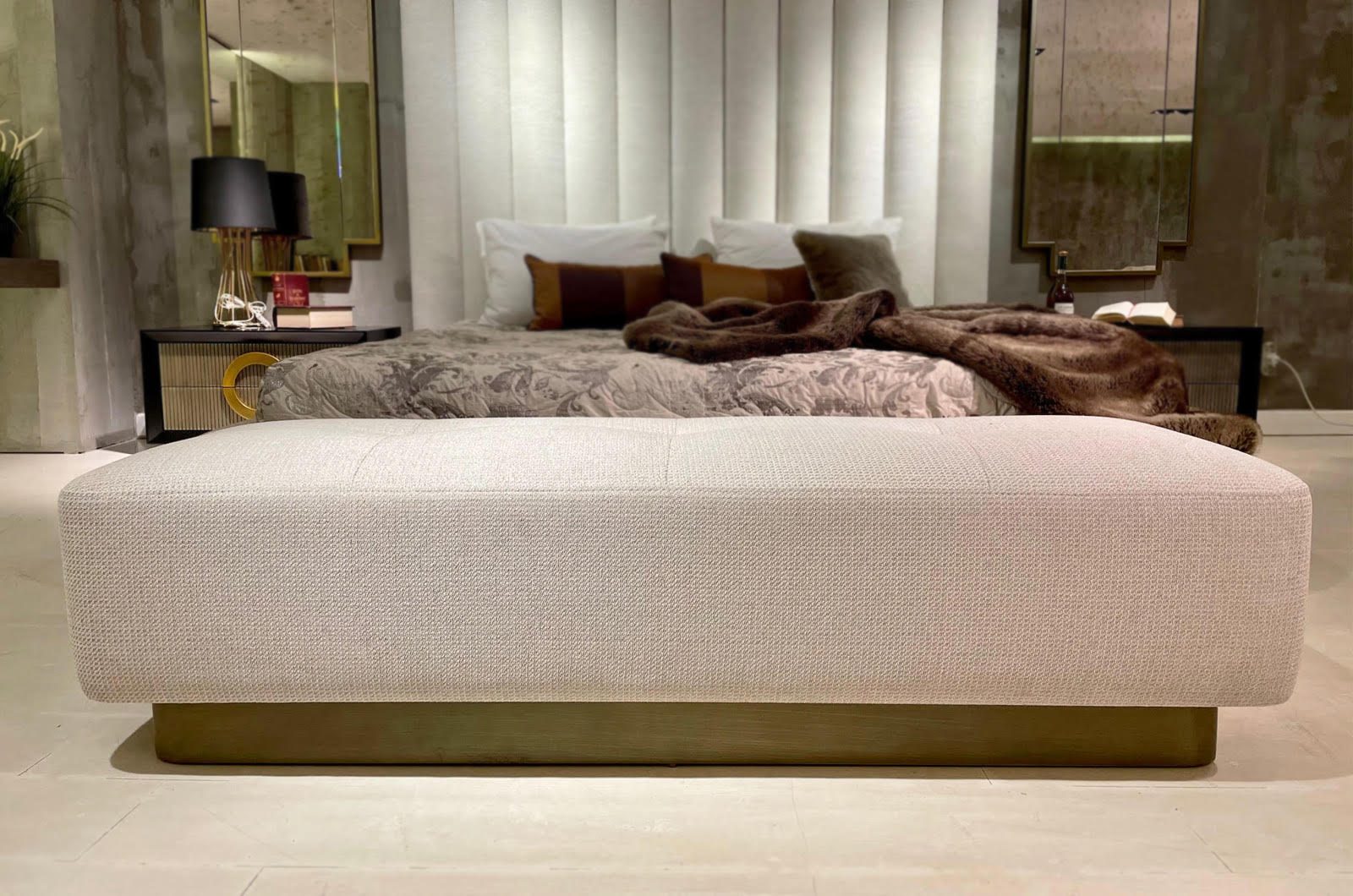 Hypnose Bank puf modelinin farklı açıdan görünümü, Archidecors el işçiliği, Modoko İstanbul