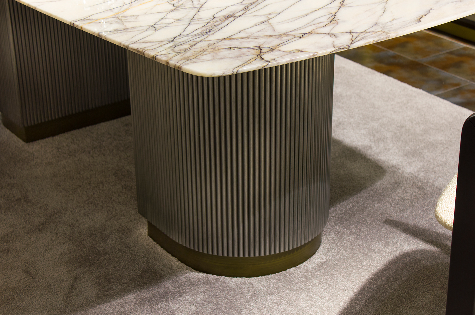 Rome Marble Table 2 detail view 2